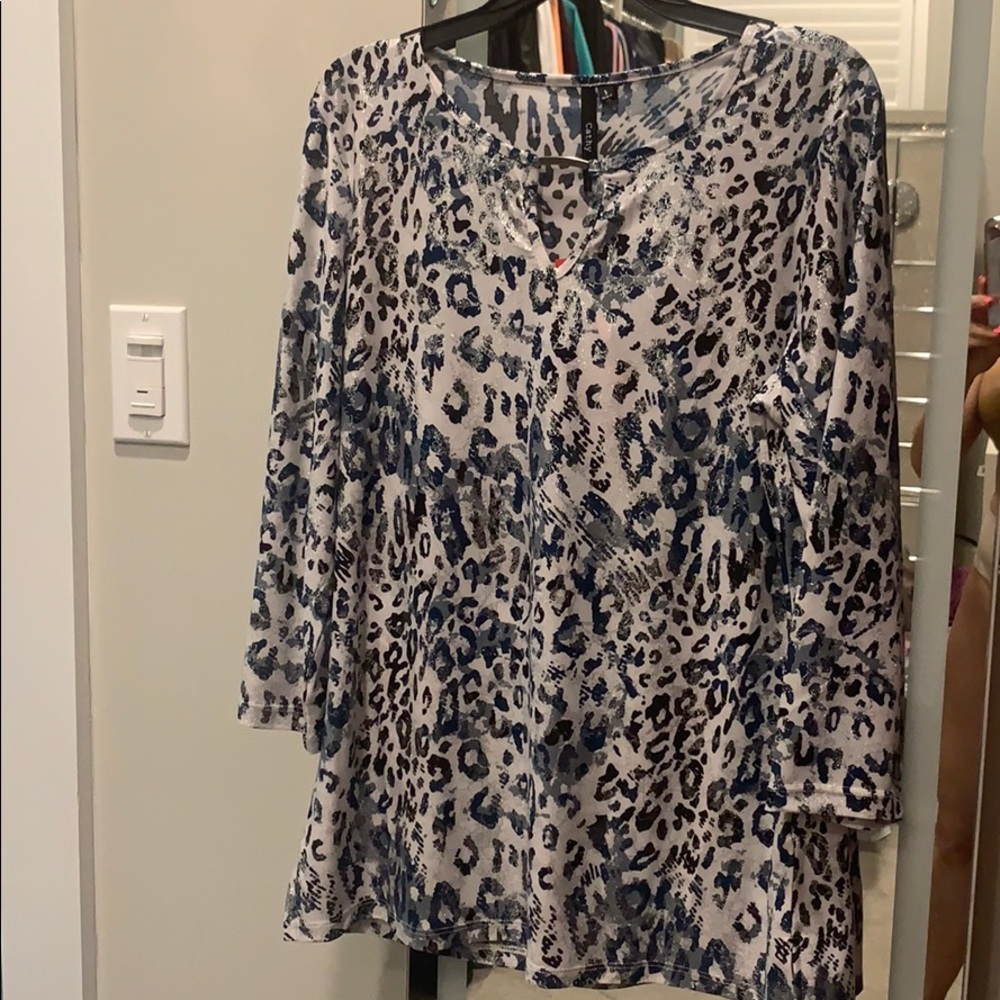 NWT, Animal print, beautiful pattern blouse 👚